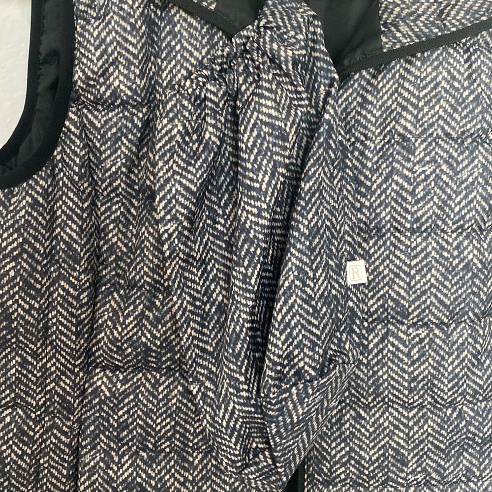 Vest - Picture 4 of 6